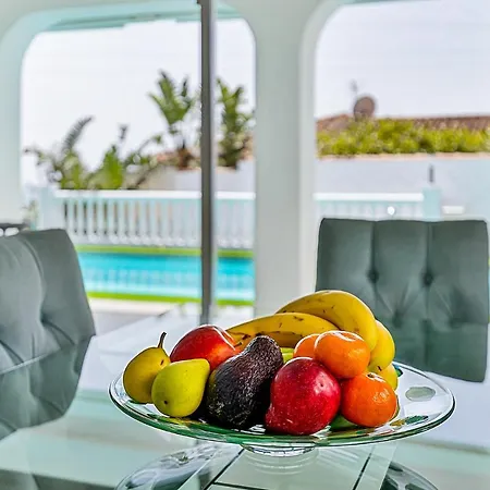 Intermezzo - Jacuzzi, Salt Water Pool&bbq Villa *