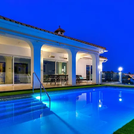 Villa Intermezzo - Jacuzzi, Salt Water Pool&bbq *